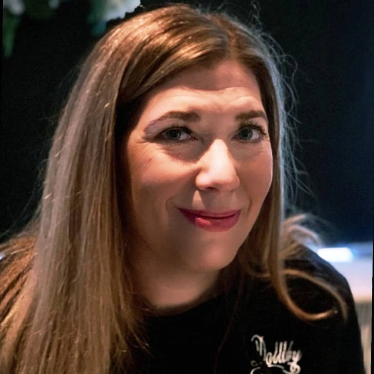 Lara Cox tutor